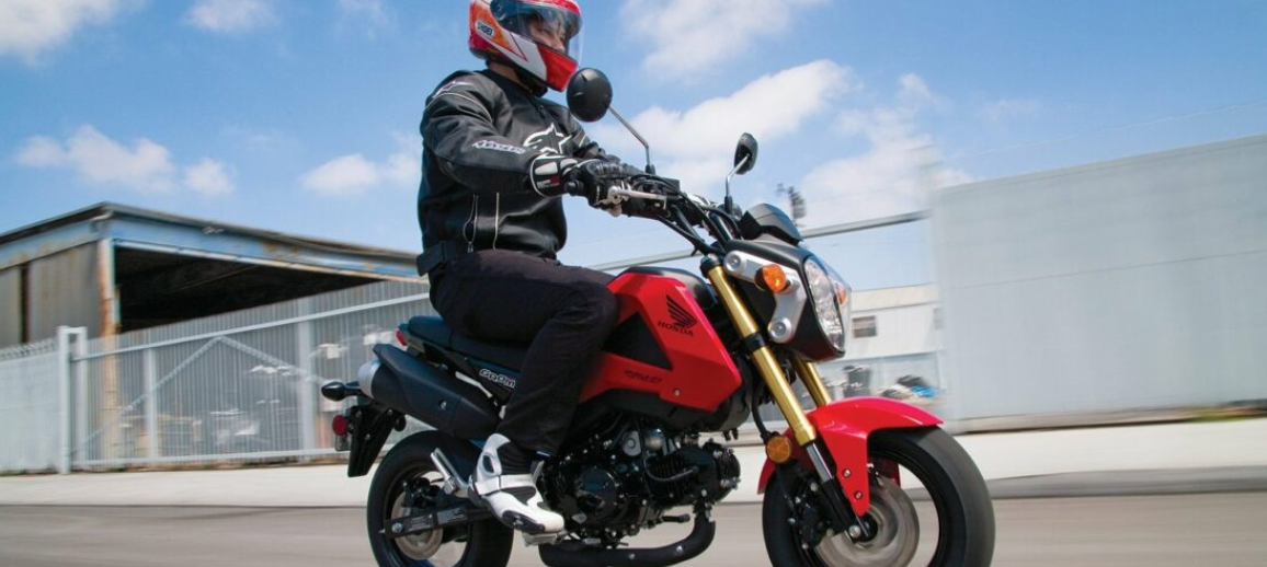 What is the best motorcycle to travel with low displacement