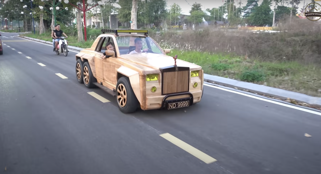 Youtuber creates a Rolls-Royce only with wood (+VIDEO)